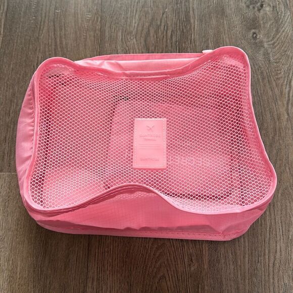 Brand New 4pc. Portable Clothes Storage Bags - Picture 3 of 8